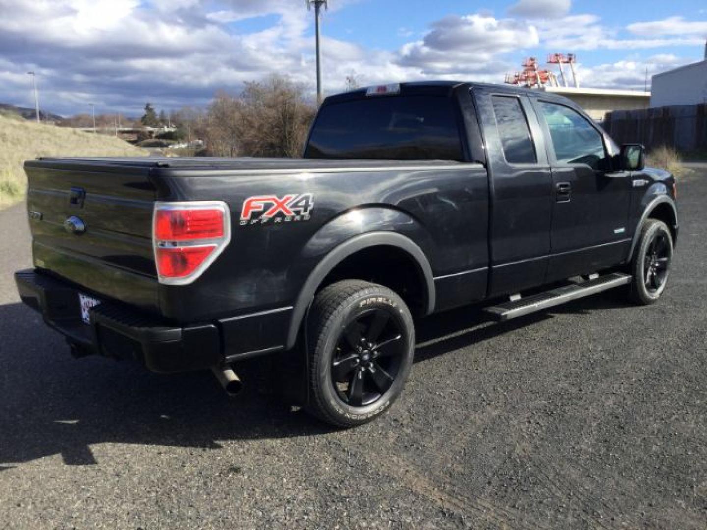 2012 Tuxedo Black Metallic /Black Cloth Ford F150 Supercab 4x4 FX4 Supercab 4WD (1FTFX1ET5CF) with an 3.5 Ecoboost V6 engine, 6-SPEED AUTOMATIC transmission, located at 1801 Main Street, Lewiston, 83501, (208) 743-9371, 46.417065, -117.004799- Photo#13
