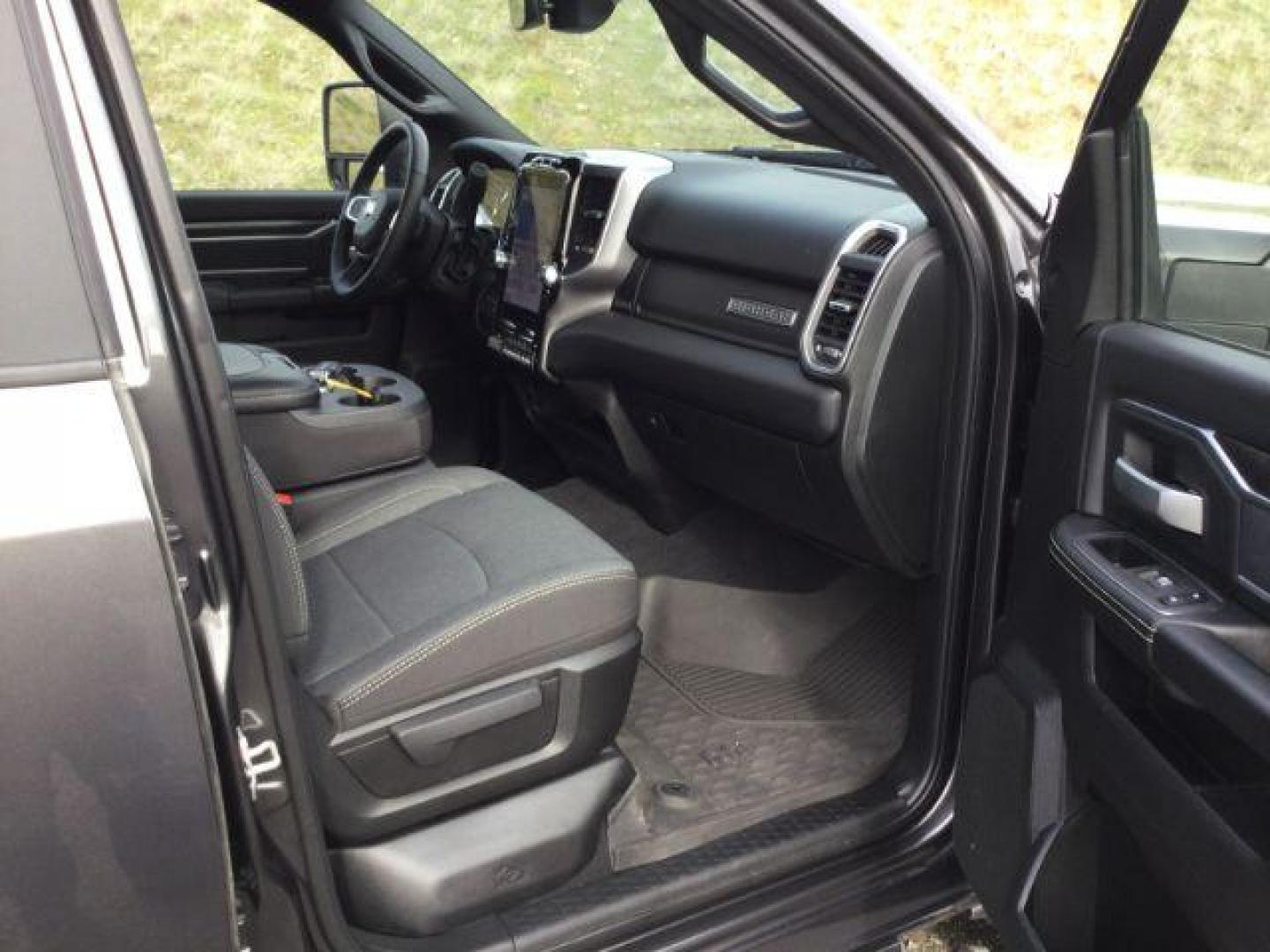 2024 Granite Crystal Metallic Clearcoat /Diesel Gray/Black Ram 3500 Big Horn Crew Cab 4x4 8' Box (3C63R3HL7RG) with an Cummins 6.7L I-6 diesel direct injection engine, 6-SPEED AUTOMATIC transmission, located at 1801 Main Street, Lewiston, 83501, (208) 743-9371, 46.417065, -117.004799 - Photo#24