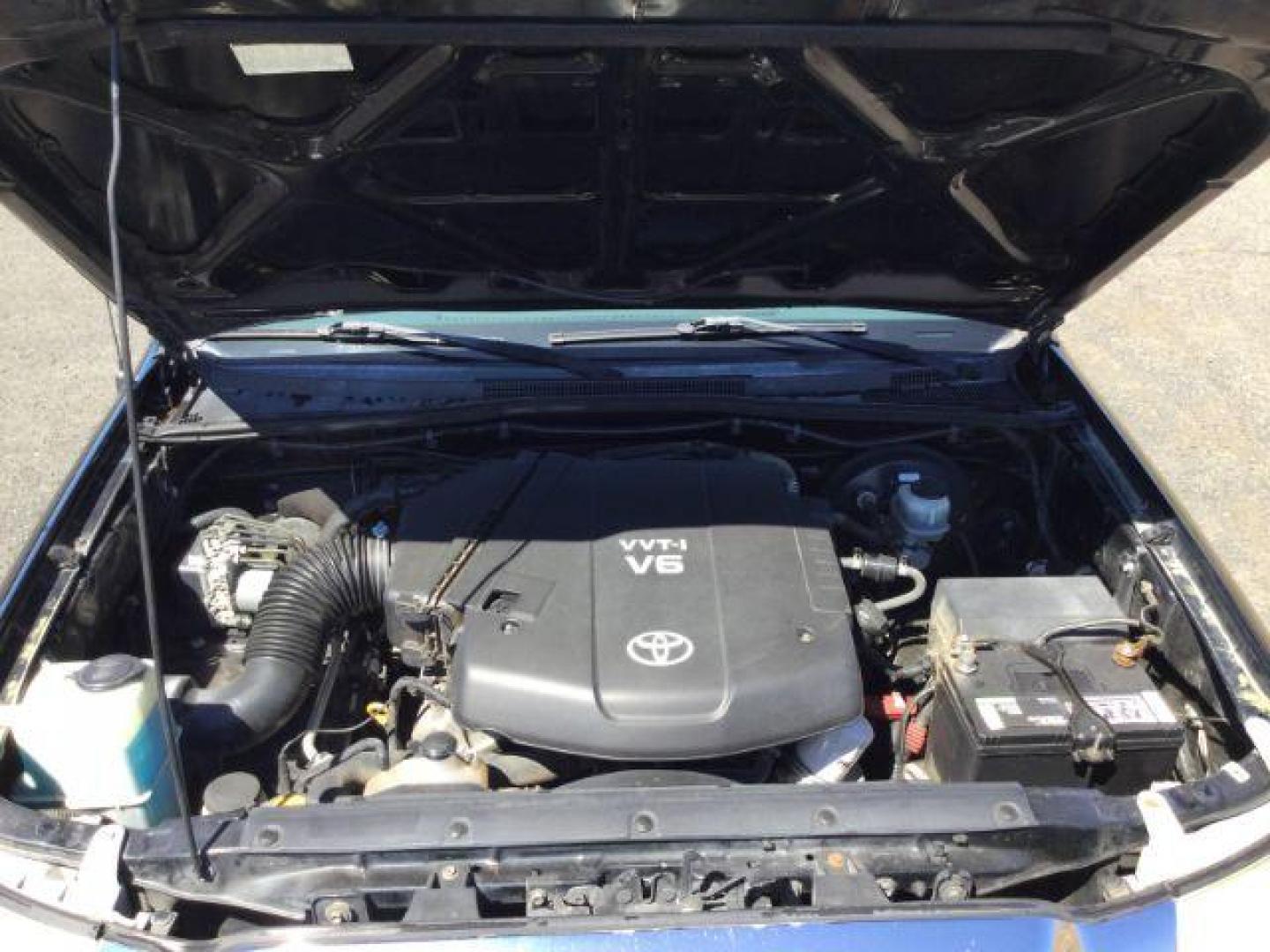 2010 Black Sand Pearl /Sand Beige Toyota Tacoma PreRunner V6 (3TMJU4GN1AM) with an 4L V-6 DOHC engine, 5-Speed Automatic transmission, located at 1801 Main Street, Lewiston, 83501, (208) 743-9371, 46.417065, -117.004799 - Photo#9