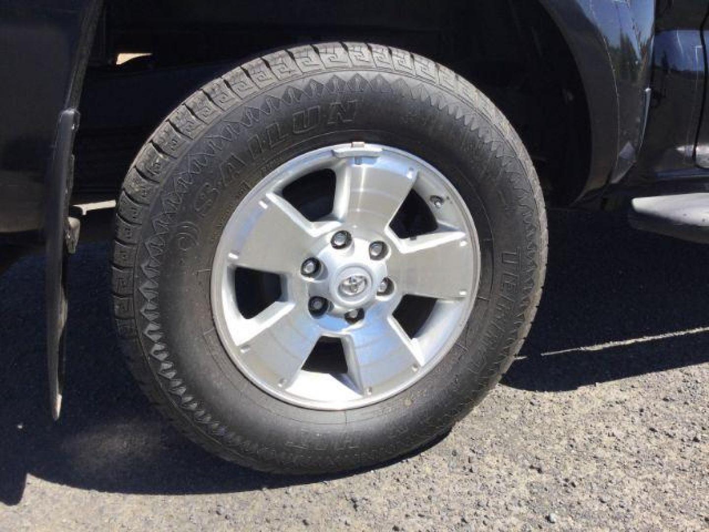 2010 Black Sand Pearl /Sand Beige Toyota Tacoma PreRunner V6 (3TMJU4GN1AM) with an 4L V-6 DOHC engine, 5-Speed Automatic transmission, located at 1801 Main Street, Lewiston, 83501, (208) 743-9371, 46.417065, -117.004799 - Photo#15