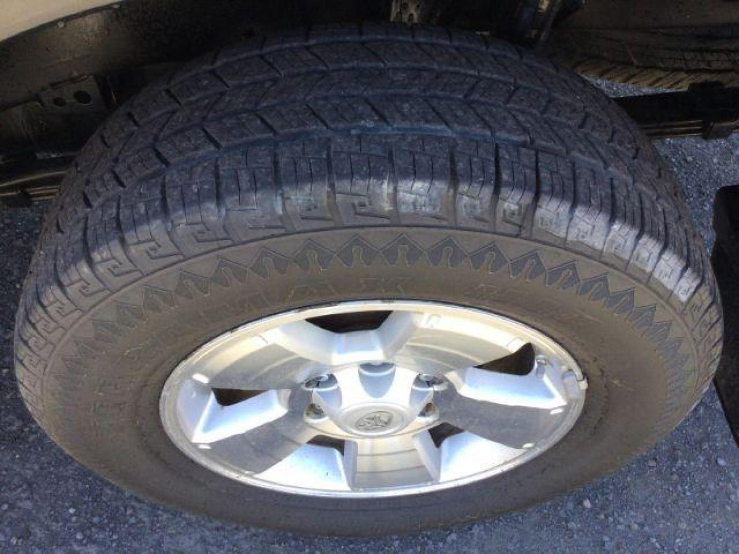 2010 Black Sand Pearl /Sand Beige Toyota Tacoma PreRunner V6 (3TMJU4GN1AM) with an 4L V-6 DOHC engine, 5-Speed Automatic transmission, located at 1801 Main Street, Lewiston, 83501, (208) 743-9371, 46.417065, -117.004799 - Photo#16