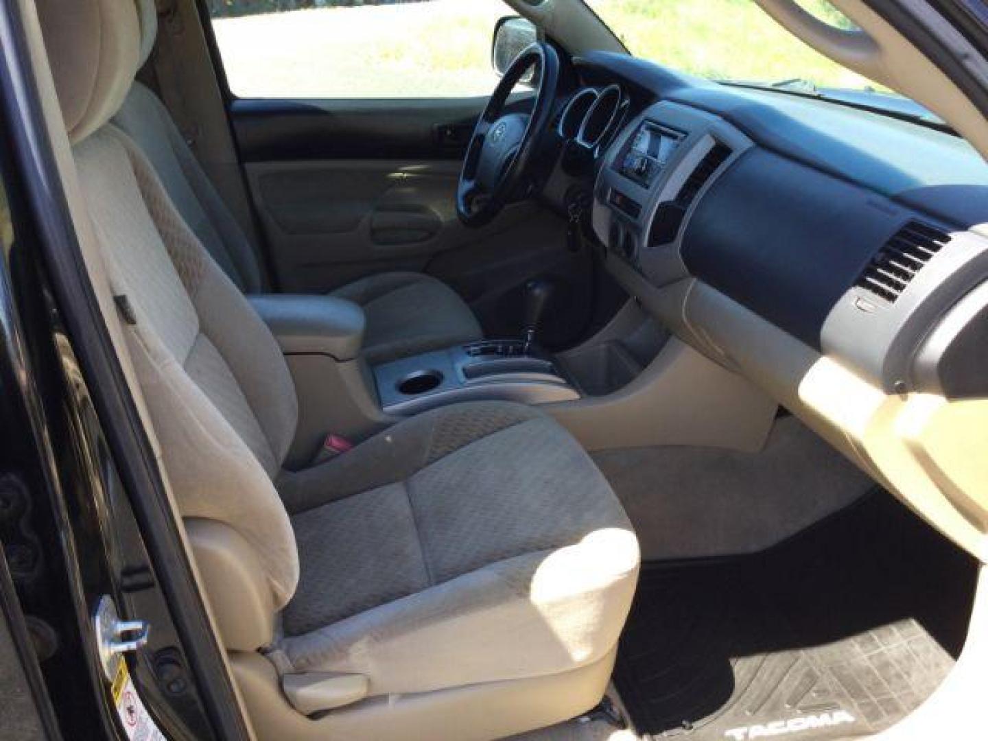 2010 Black Sand Pearl /Sand Beige Toyota Tacoma PreRunner V6 (3TMJU4GN1AM) with an 4L V-6 DOHC engine, 5-Speed Automatic transmission, located at 1801 Main Street, Lewiston, 83501, (208) 743-9371, 46.417065, -117.004799 - Photo#19