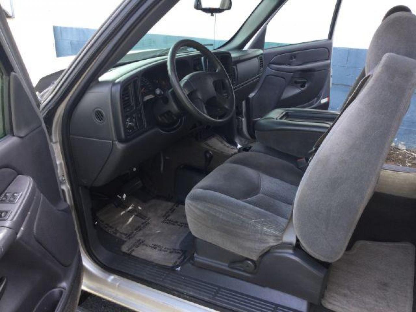 2007 Silver Birch Metallic /Dark Charcoal Chevrolet Silverado 1500 Classic LS (1GCEK19V77E) with an Vortec 4.8L V-8 regular unleaded engine, 4 speed Automatic transmission, located at 1801 Main Street, Lewiston, 83501, (208) 743-9371, 46.417065, -117.004799 - Photo#3