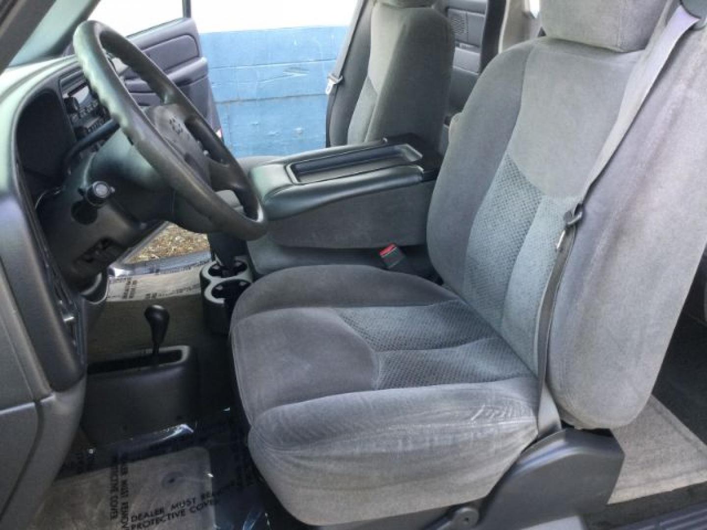 2007 Silver Birch Metallic /Dark Charcoal Chevrolet Silverado 1500 Classic LS (1GCEK19V77E) with an Vortec 4.8L V-8 regular unleaded engine, 4 speed Automatic transmission, located at 1801 Main Street, Lewiston, 83501, (208) 743-9371, 46.417065, -117.004799- Photo#4