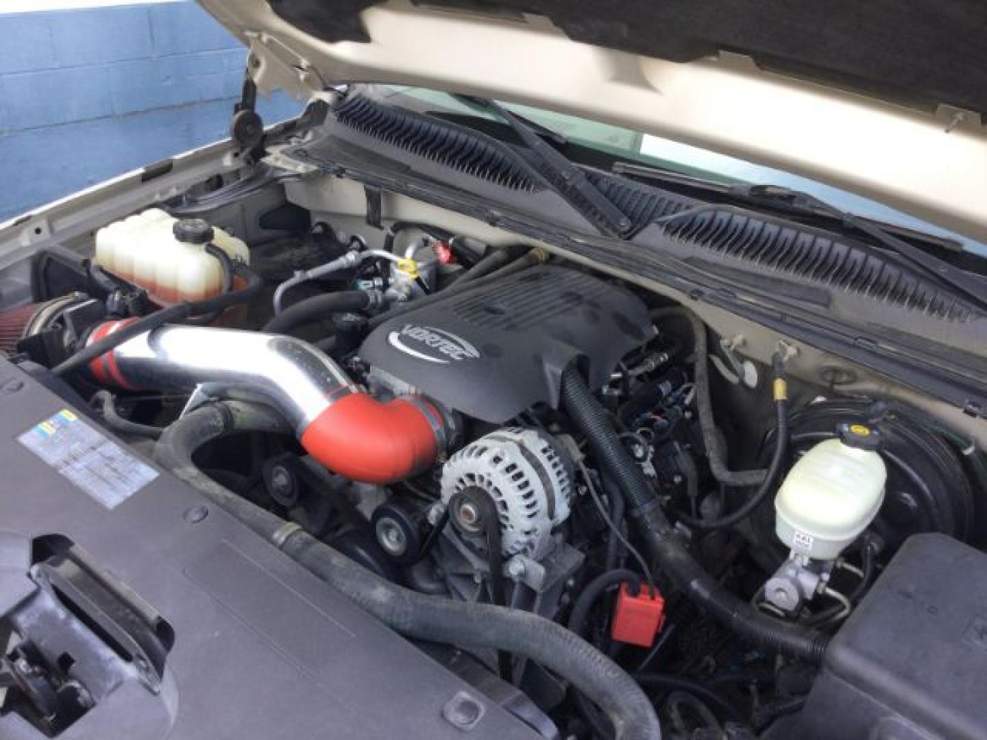 2007 Silver Birch Metallic /Dark Charcoal Chevrolet Silverado 1500 Classic LS (1GCEK19V77E) with an Vortec 4.8L V-8 regular unleaded engine, 4 speed Automatic transmission, located at 1801 Main Street, Lewiston, 83501, (208) 743-9371, 46.417065, -117.004799- Photo#17