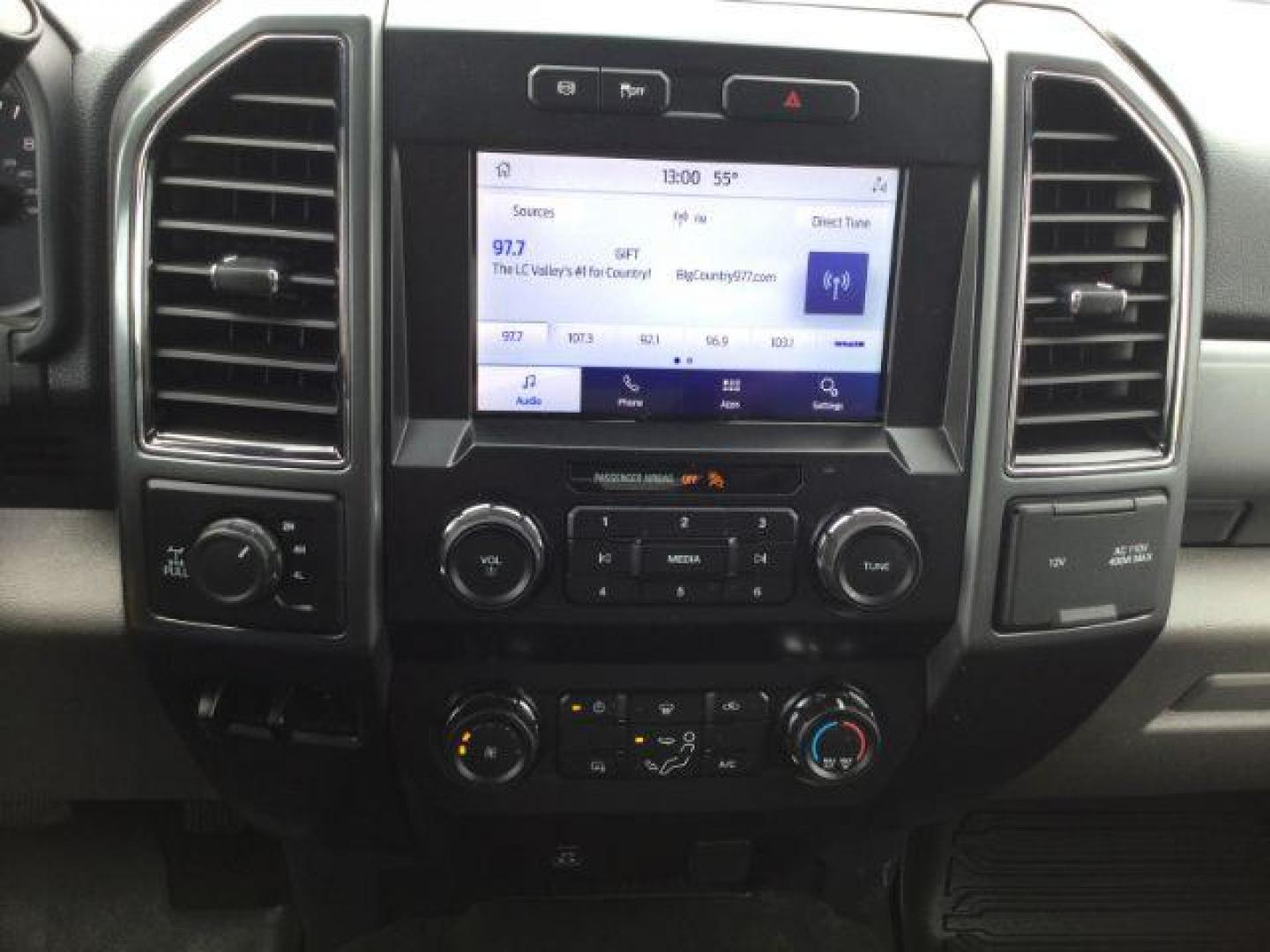 2022 Oxford White /Medium Earth Gray Ford F-350 XLT Crew Cab 4WD (1FT8W3BT5NE) with an 6.7L Powerstroke V8 engine, 10-speed automatic transmission, located at 1801 Main Street, Lewiston, 83501, (208) 743-9371, 46.417065, -117.004799 - Photo#6