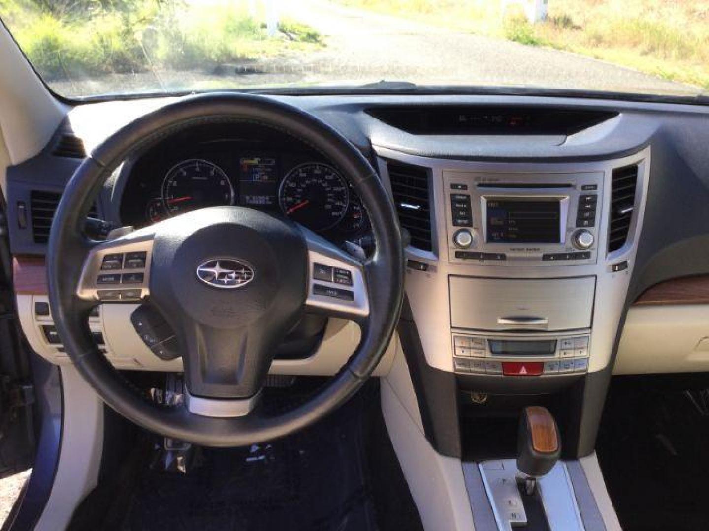 2014 Twilight Blue Metallic /Warm Ivory Subaru Outback 2.5i Limited (4S4BRCLC7E3) with an 2.5L H-4 DOHC engine, Automatic, CVT w/Manual Mode transmission, located at 1801 Main Street, Lewiston, 83501, (208) 743-9371, 46.417065, -117.004799 - Photo#8