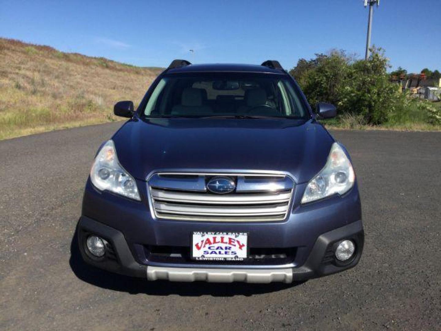 2014 Twilight Blue Metallic /Warm Ivory Subaru Outback 2.5i Limited (4S4BRCLC7E3) with an 2.5L H-4 DOHC engine, Automatic, CVT w/Manual Mode transmission, located at 1801 Main Street, Lewiston, 83501, (208) 743-9371, 46.417065, -117.004799 - Photo#14