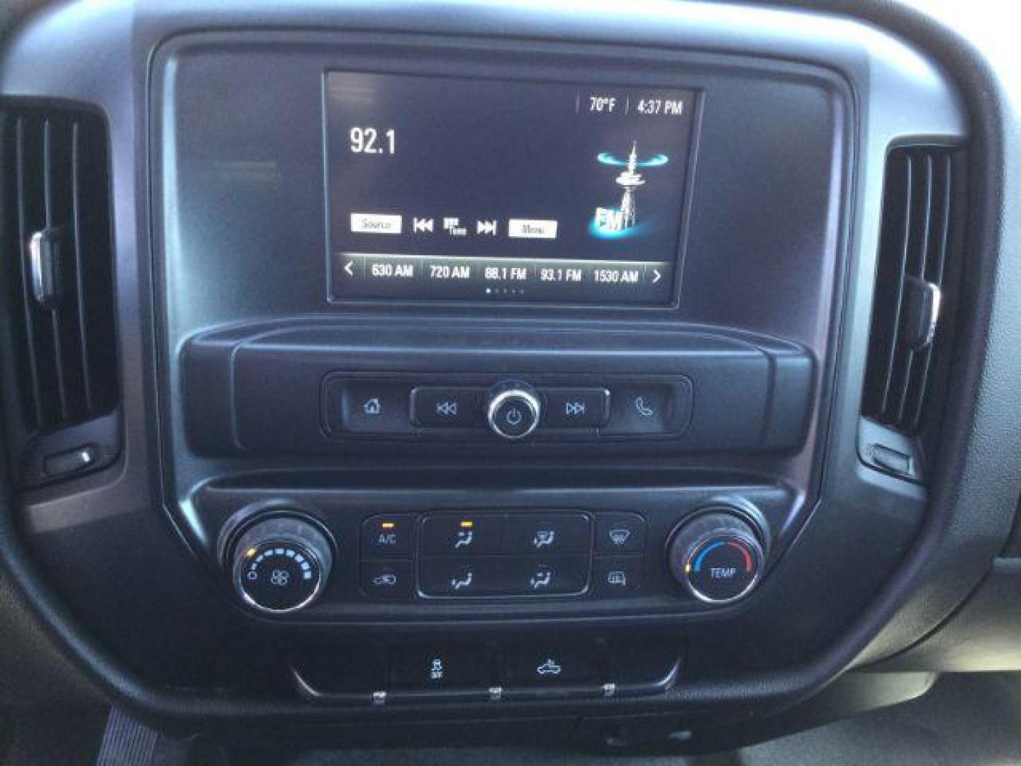 2019 Summit White /GRAY CLOTH Chevrolet Silverado 2500HD Double Cab 8ft bed W/T (2GC2KREG5K1) with an Vortec 6L V-8 variable valve control engine, Automatic, 6-Spd HD w/Overdrive transmission, located at 1801 Main Street, Lewiston, 83501, (208) 743-9371, 46.417065, -117.004799 - Photo#7