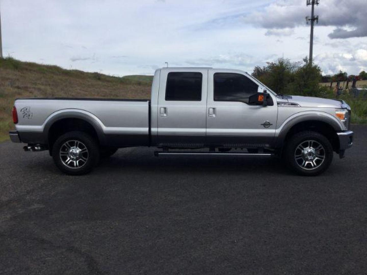 2014 Silver/Gray /Black Ford F 350 Crew Cab 8ft Bed 4x4 LARIAT (1FT8W3BT1EE) with an Powerstroke 6.7L V-8 diesel direct injection engine, Auto transmission, located at 1801 Main Street, Lewiston, 83501, (208) 743-9371, 46.417065, -117.004799 - Photo#12