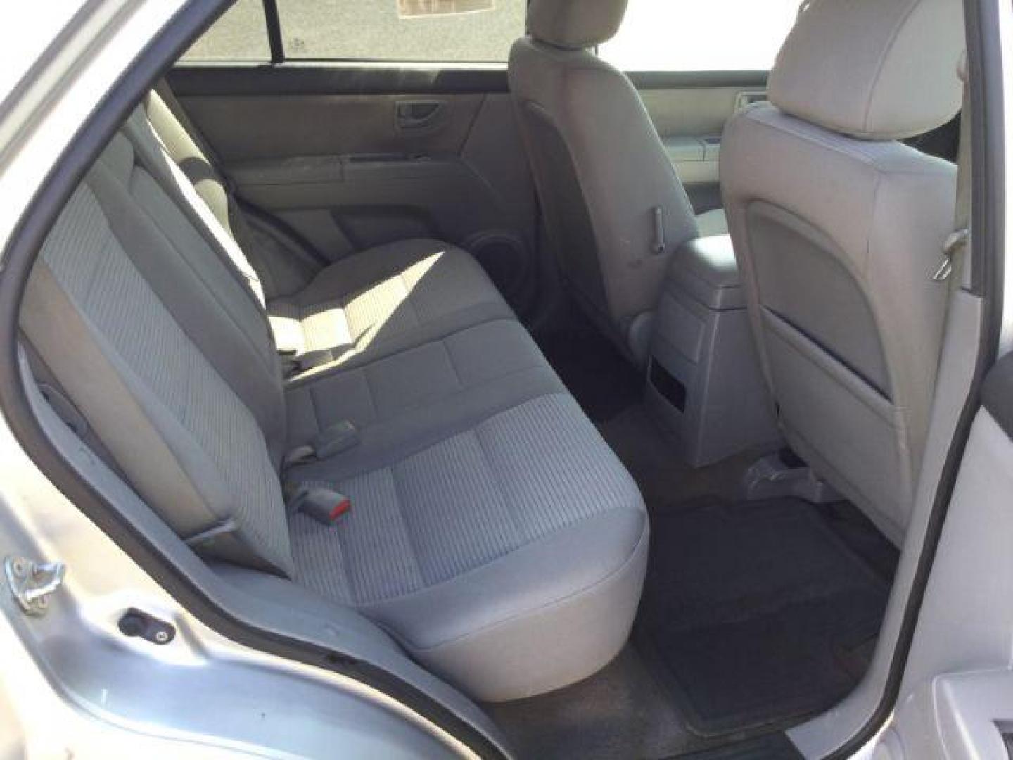 2009 Silver /Gray Kia Sorento LX (KNDJC735895) with an 3.3L V-6 DOHC engine, Automatic, 5-Spd w/Overdrive and Sportmatic transmission, located at 1801 Main Street, Lewiston, 83501, (208) 743-9371, 46.417065, -117.004799 - Photo#7