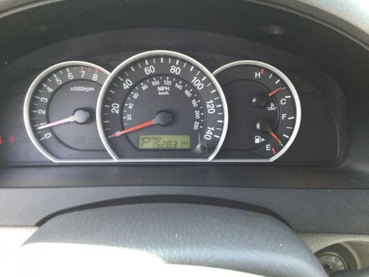 2009 Silver /Gray Kia Sorento LX (KNDJC735895) with an 3.3L V-6 DOHC engine, Automatic, 5-Spd w/Overdrive and Sportmatic transmission, located at 1801 Main Street, Lewiston, 83501, (208) 743-9371, 46.417065, -117.004799 - Photo#15