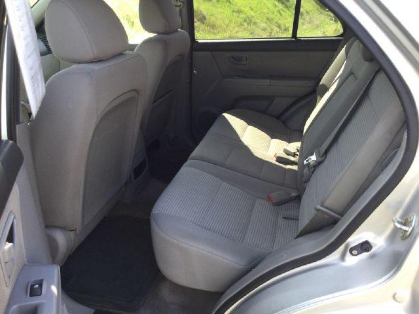 2009 Silver /Gray Kia Sorento LX (KNDJC735895) with an 3.3L V-6 DOHC engine, Automatic, 5-Spd w/Overdrive and Sportmatic transmission, located at 1801 Main Street, Lewiston, 83501, (208) 743-9371, 46.417065, -117.004799 - Photo#18