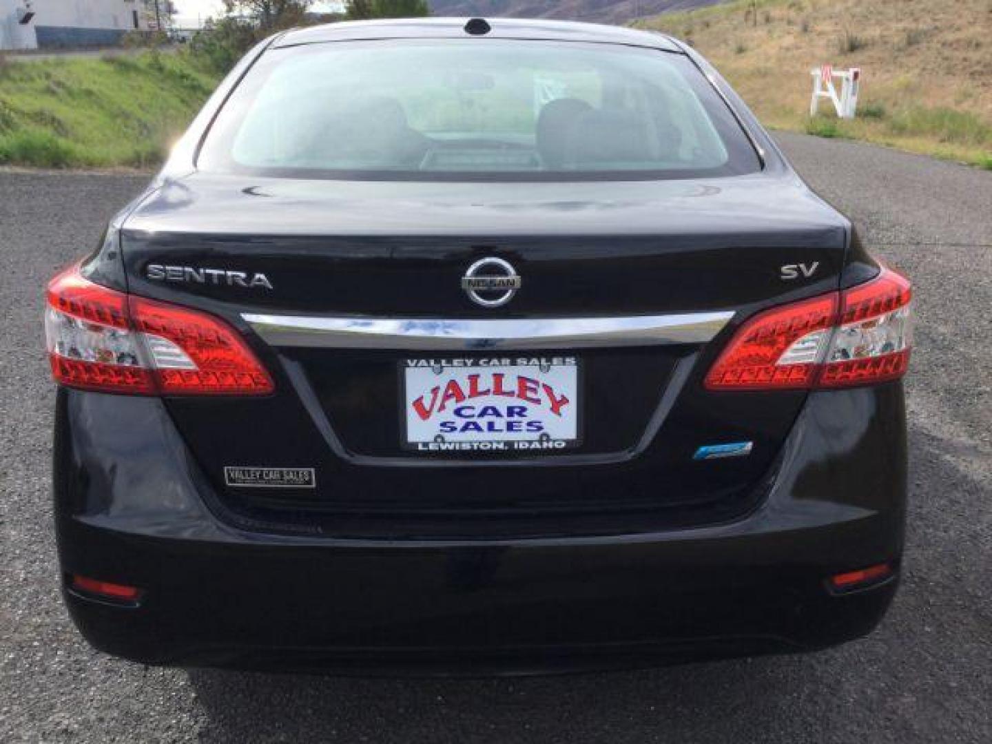 2013 Super Black /Charcoal Nissan Sentra SV (3N1AB7APXDL) with an 1.8L I-4 DOHC engine, Automatic, CVT w/Xtronic transmission, located at 1801 Main Street, Lewiston, 83501, (208) 743-9371, 46.417065, -117.004799 - Photo#8