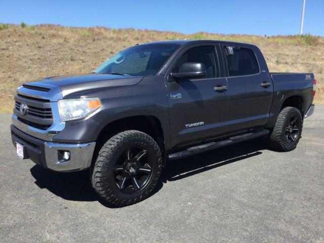 photo of 2015 Toyota Tundra SR5 Crew Max 4x4