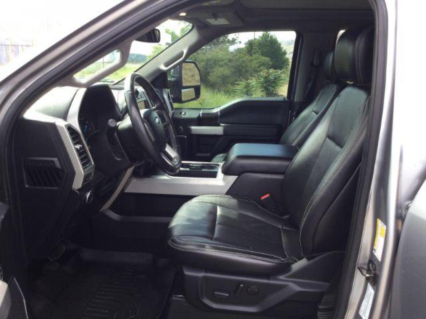 2020 Iconic Silver Metallic /Black Ford F 350 Crew Cab 8ft Bed 4x4 LARIAT (1FT8W3BT0LE) with an Powerstroke 6.7L V-8 diesel direct injection engine, Auto transmission, located at 1801 Main Street, Lewiston, 83501, (208) 743-9371, 46.417065, -117.004799 - Photo#3