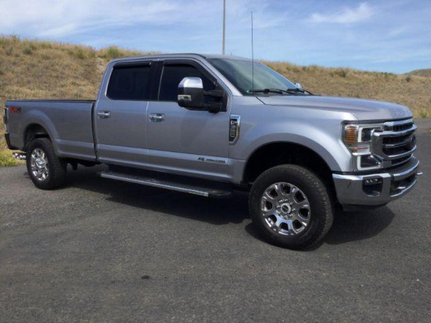 2020 Iconic Silver Metallic /Black Ford F 350 Crew Cab 8ft Bed 4x4 LARIAT (1FT8W3BT0LE) with an Powerstroke 6.7L V-8 diesel direct injection engine, Auto transmission, located at 1801 Main Street, Lewiston, 83501, (208) 743-9371, 46.417065, -117.004799 - Photo#11