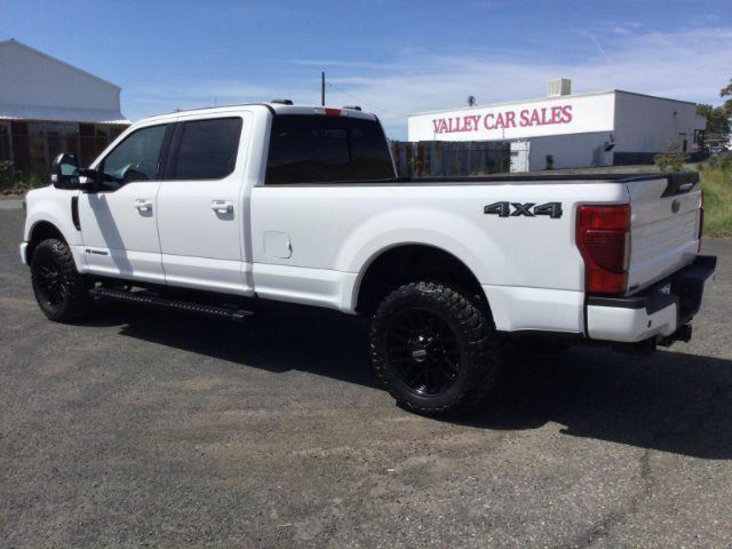 2020 Star White Metallic Tri-Coat Ford F-350 LARIAT (1FT8W3BT2LE) , located at 1801 Main Street, Lewiston, 83501, (208) 743-9371, 46.417065, -117.004799 - Photo#2