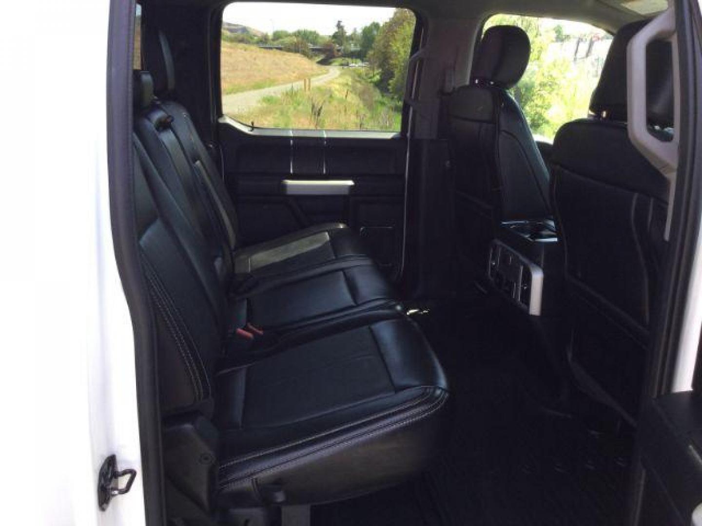 2020 Star White Metallic Tri-Coat Ford F-350 LARIAT (1FT8W3BT2LE) , located at 1801 Main Street, Lewiston, 83501, (208) 743-9371, 46.417065, -117.004799 - Photo#7