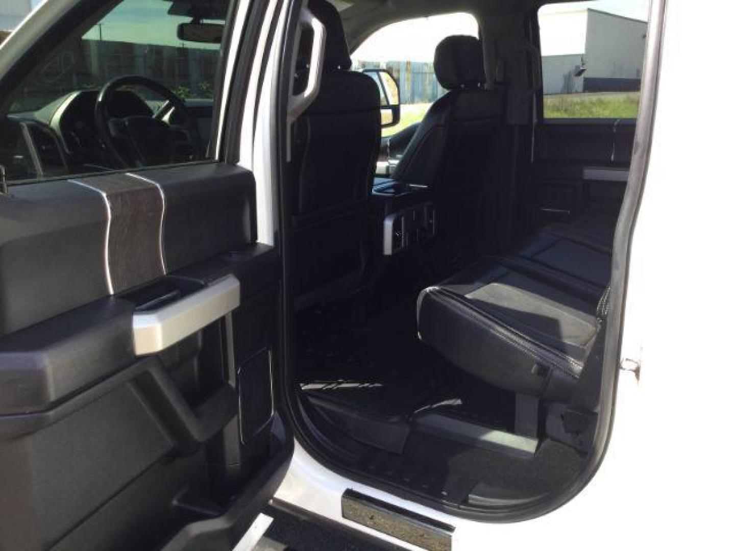 2020 Star White Metallic Tri-Coat Ford F-350 LARIAT (1FT8W3BT2LE) , located at 1801 Main Street, Lewiston, 83501, (208) 743-9371, 46.417065, -117.004799 - Photo#18