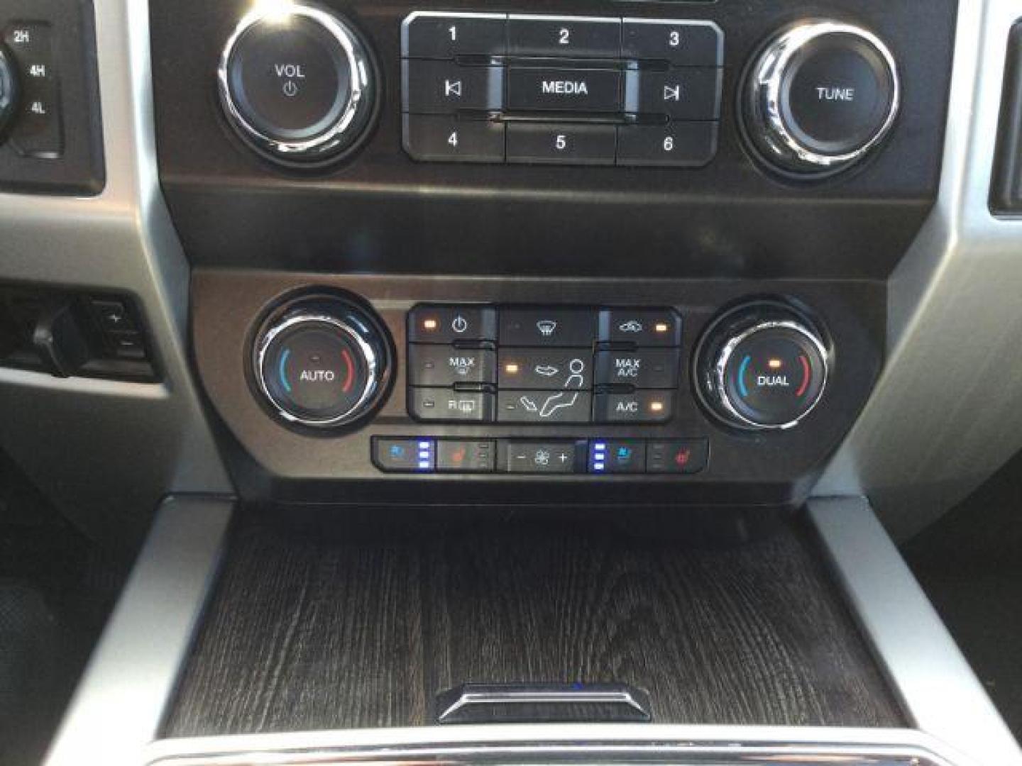 2020 Star White Metallic Tri-Coat Ford F-350 LARIAT (1FT8W3BT2LE) , located at 1801 Main Street, Lewiston, 83501, (208) 743-9371, 46.417065, -117.004799 - Photo#19