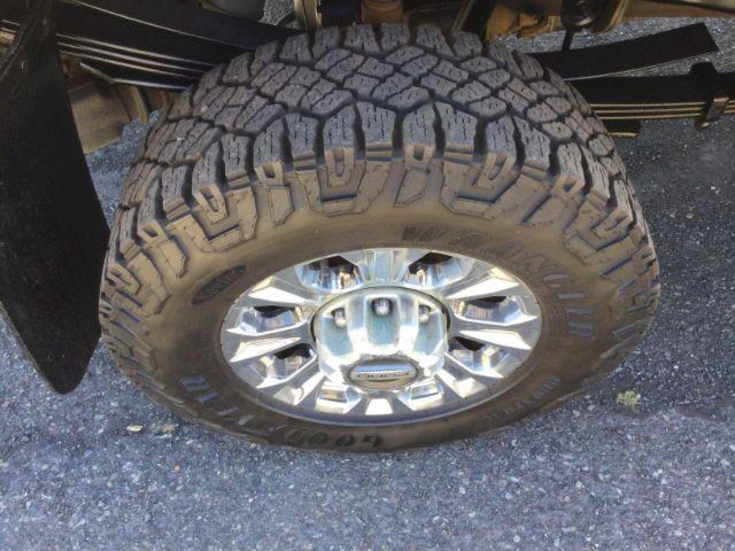 2019 Ingot Silver Metallic /Medium Earth Gray Ford F-350 XLT Crew Cab 4WD (1FT8W3BT3KE) with an Powerstroke 6.7L V-8 diesel direct injection engine, 6-Speed Automatic transmission, located at 1801 Main Street, Lewiston, 83501, (208) 743-9371, 46.417065, -117.004799 - Photo#10