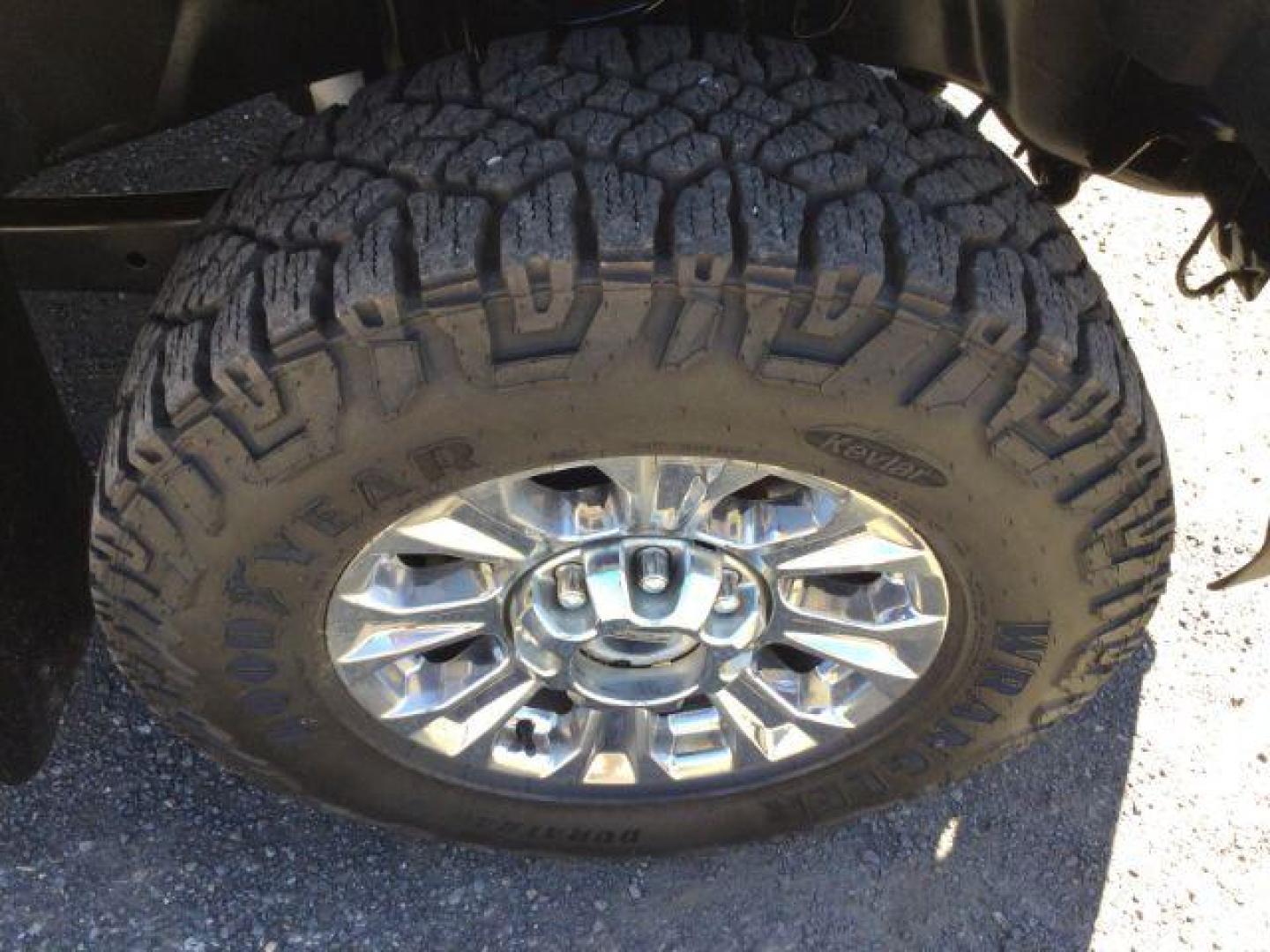 2019 Ingot Silver Metallic /Medium Earth Gray Ford F-350 XLT Crew Cab 4WD (1FT8W3BT3KE) with an Powerstroke 6.7L V-8 diesel direct injection engine, 6-Speed Automatic transmission, located at 1801 Main Street, Lewiston, 83501, (208) 743-9371, 46.417065, -117.004799 - Photo#13
