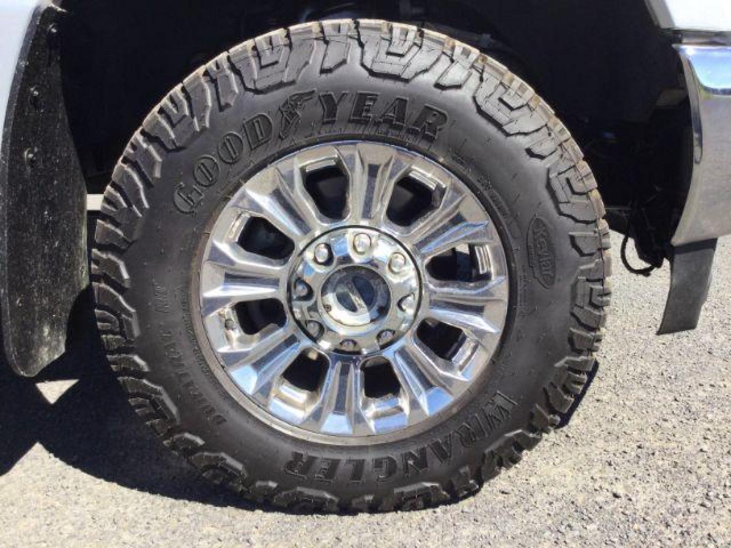 2019 Ingot Silver Metallic /Medium Earth Gray Ford F-350 XLT Crew Cab 4WD (1FT8W3BT3KE) with an Powerstroke 6.7L V-8 diesel direct injection engine, 6-Speed Automatic transmission, located at 1801 Main Street, Lewiston, 83501, (208) 743-9371, 46.417065, -117.004799 - Photo#20