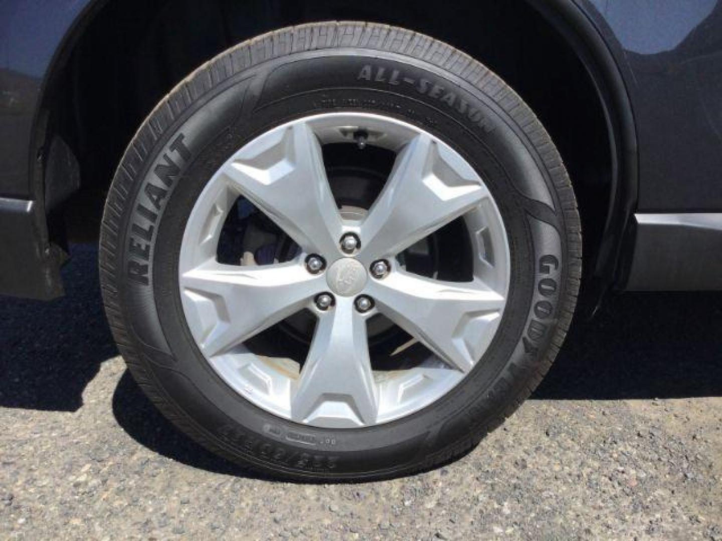 2014 Dark Gray Metallic /Gray Subaru Forester 2.5i Limited (JF2SJAJC8EH) with an 2.5L H-4 DOHC engine, Auto, CVT w/ Lineartronic transmission, located at 1801 Main Street, Lewiston, 83501, (208) 743-9371, 46.417065, -117.004799 - Photo#19