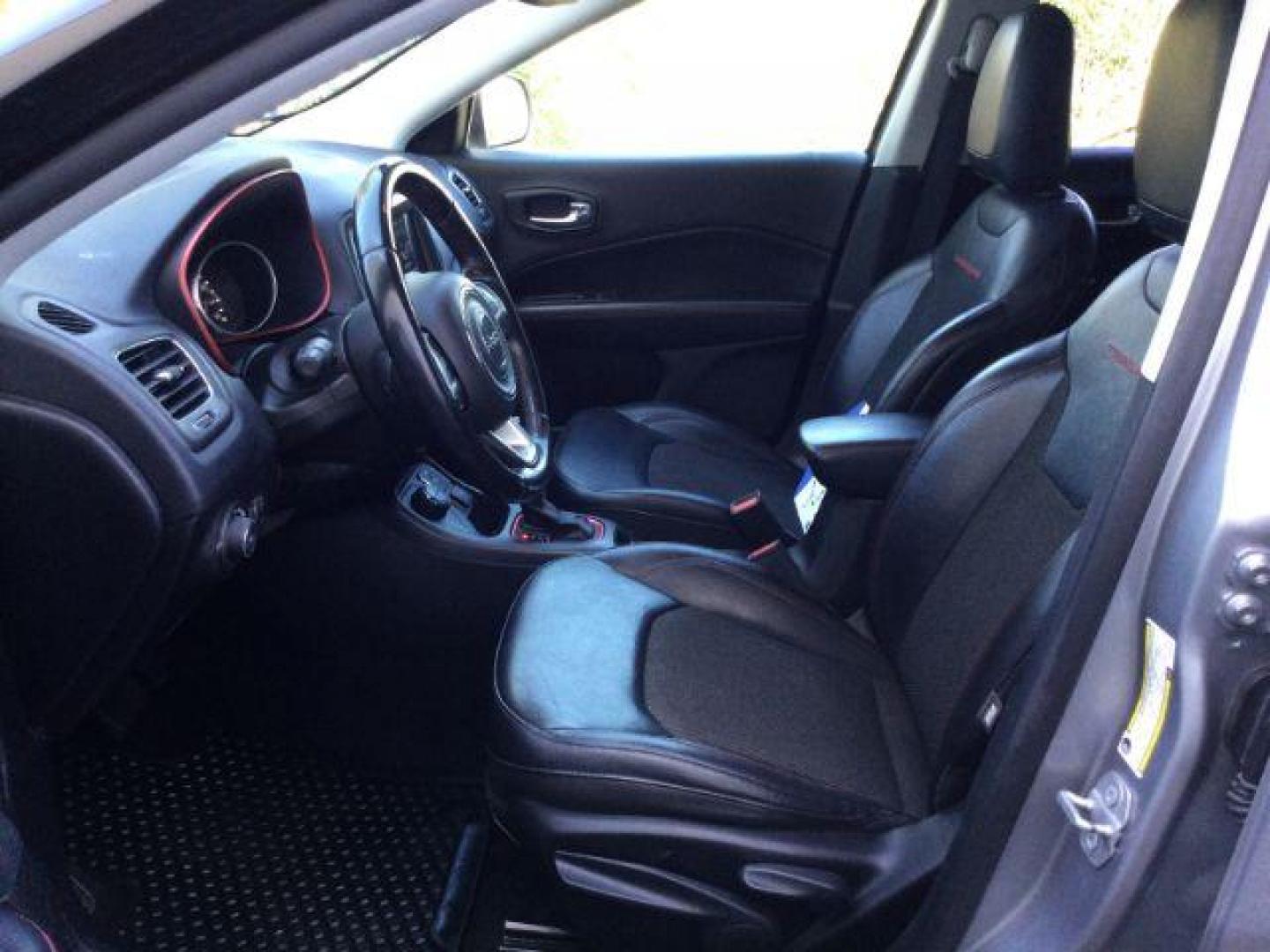 2020 Billet Silver Metallic Clearcoat /Ruby Red/Black Jeep Compass Trailhawk 4X4 (3C4NJDDB2LT) with an 2.4L I-4 variable valve control engine, 9 Speed Automatic transmission, located at 1801 Main Street, Lewiston, 83501, (208) 743-9371, 46.417065, -117.004799 - Photo#5
