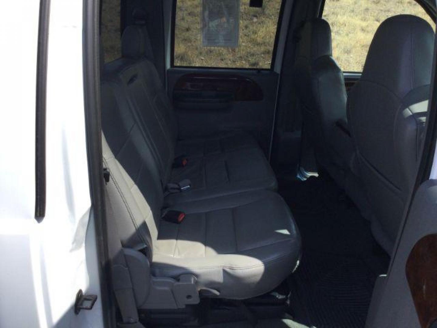 2004 Oxford White Clearcoat /Medium Flint Ford F-350 Lariat Crew Cab Long Bed 4WD (1FTSW31P74E) with an Powerstroke 6L V-8 diesel direct injection engine, 5-Speed Automatic transmission, located at 1801 Main Street, Lewiston, 83501, (208) 743-9371, 46.417065, -117.004799 - Photo#19