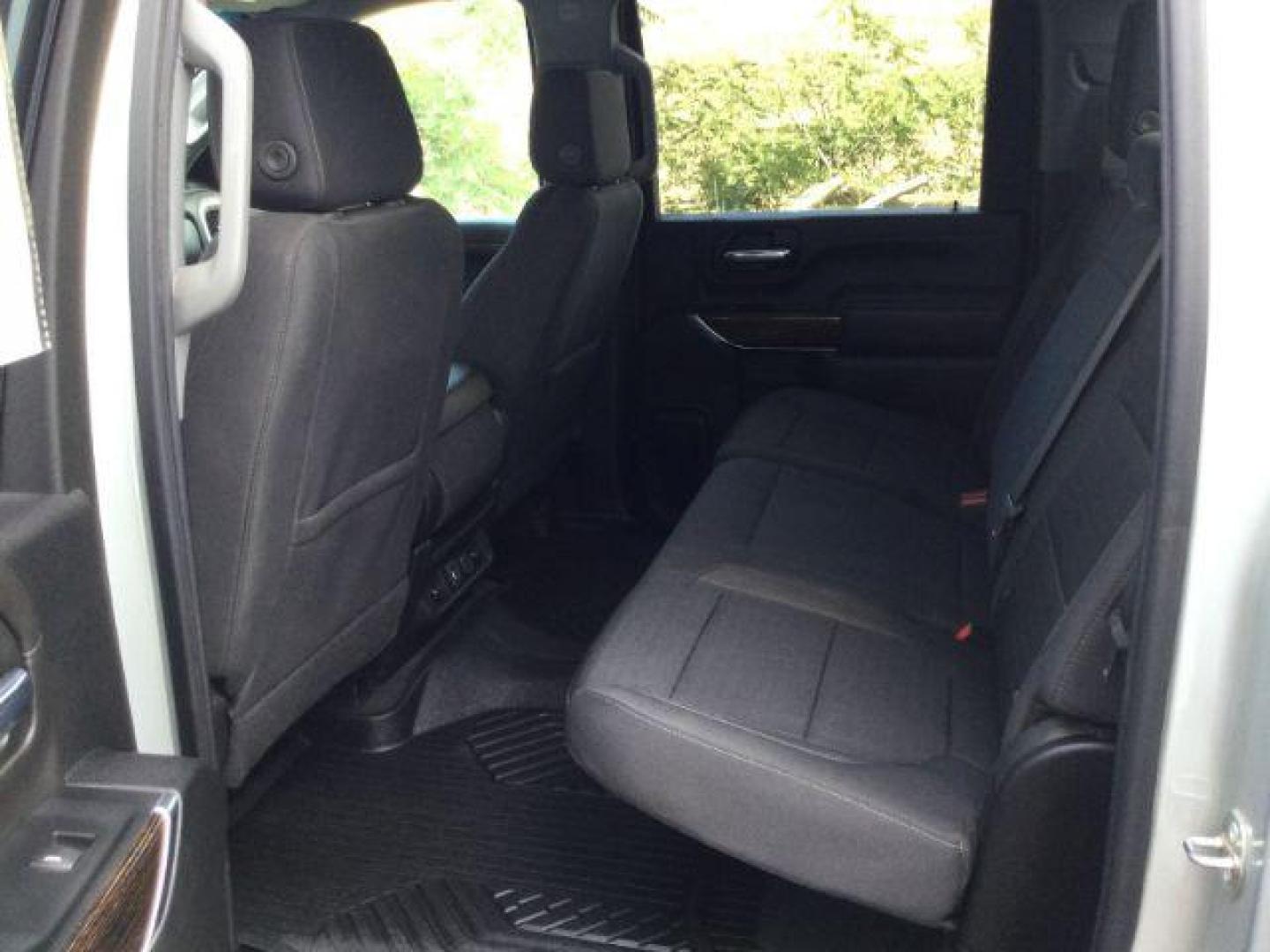 2023 Quicksilver Metallic /Black Cloth GMC Sierra 2500HD 4WD Crew Cab Standard Bed SLE (1GT49MEY3PF) with an 6.6L V8 TURBO DIESEL engine, 10-speed automatic transmission, located at 1801 Main Street, Lewiston, 83501, (208) 743-9371, 46.417065, -117.004799 - Photo#5