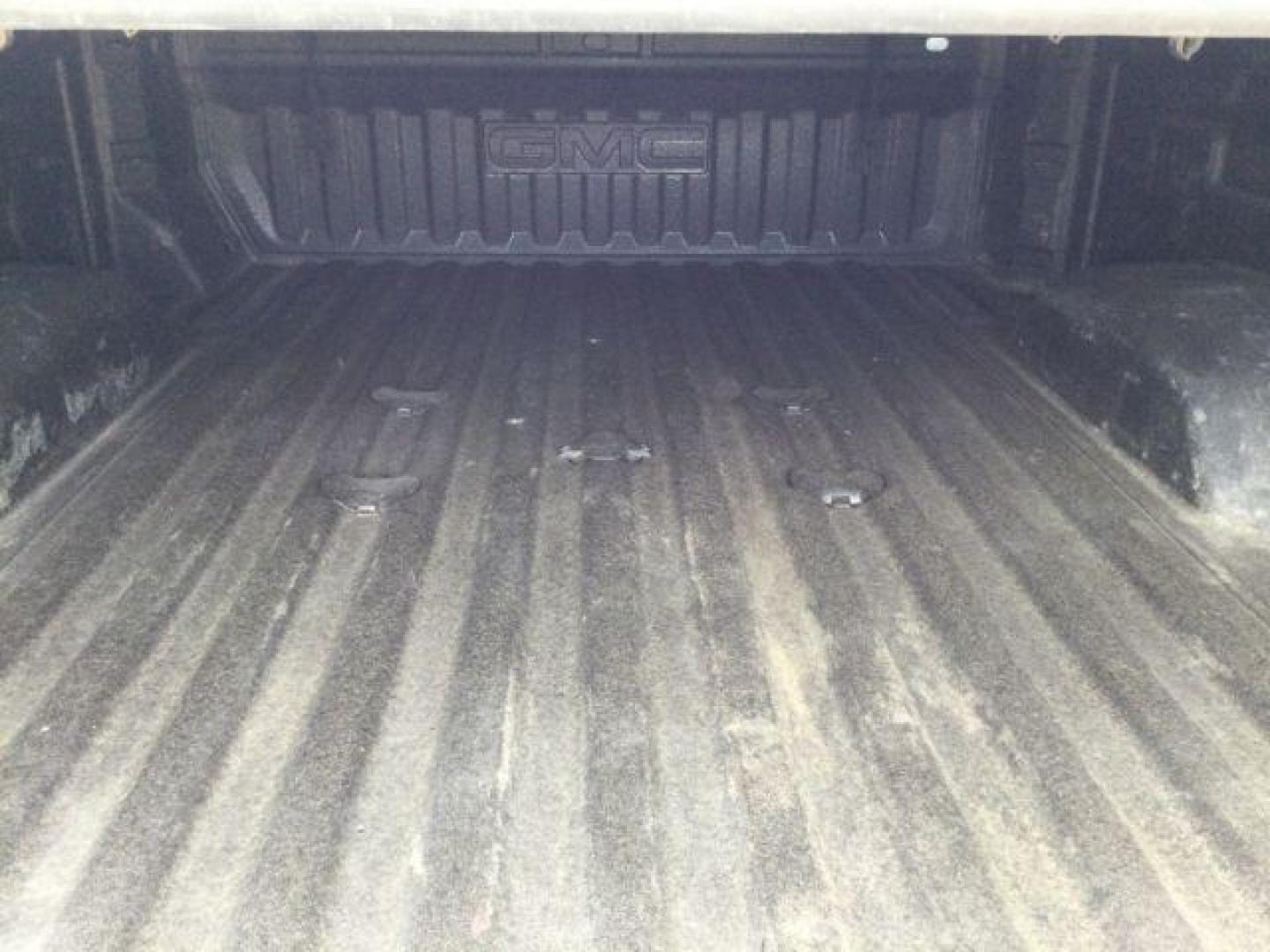 2023 Quicksilver Metallic /Black Cloth GMC Sierra 2500HD 4WD Crew Cab Standard Bed SLE (1GT49MEY3PF) with an 6.6L V8 TURBO DIESEL engine, 10-speed automatic transmission, located at 1801 Main Street, Lewiston, 83501, (208) 743-9371, 46.417065, -117.004799 - Photo#11