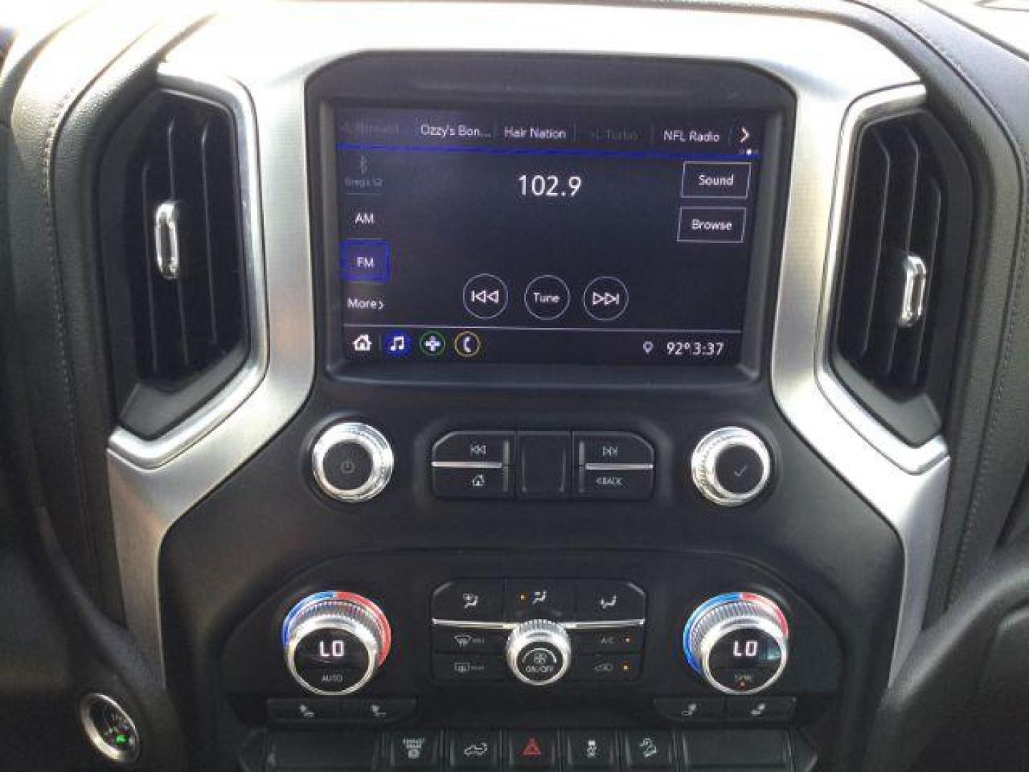 2023 Quicksilver Metallic /Black Cloth GMC Sierra 2500HD 4WD Crew Cab Standard Bed SLE (1GT49MEY3PF) with an 6.6L V8 TURBO DIESEL engine, 10-speed automatic transmission, located at 1801 Main Street, Lewiston, 83501, (208) 743-9371, 46.417065, -117.004799 - Photo#19