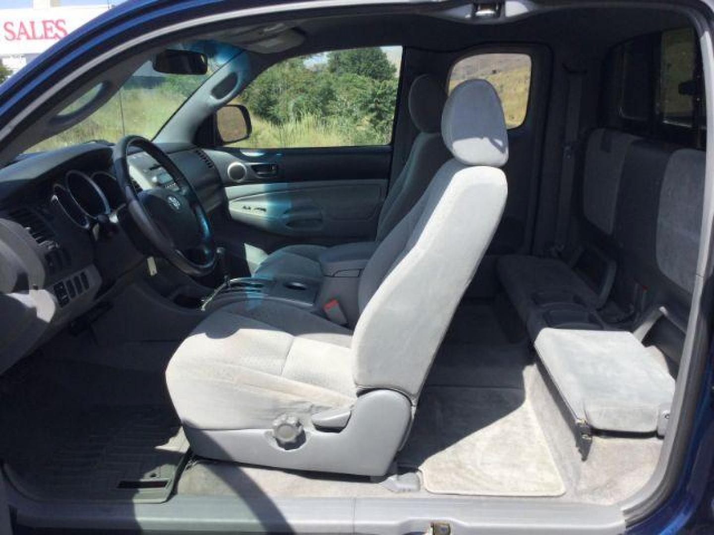 2006 Speedway Blue /Graphite Toyota Tacoma Base V6 (5TEUU42N26Z) with an 4L V-6 DOHC engine, automatic transmission, located at 1801 Main Street, Lewiston, 83501, (208) 743-9371, 46.417065, -117.004799 - Photo#4