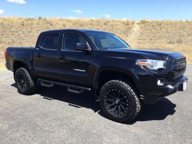 photo of 2017 Toyota Tacoma SR5 V6 Crew Cab 4x4
