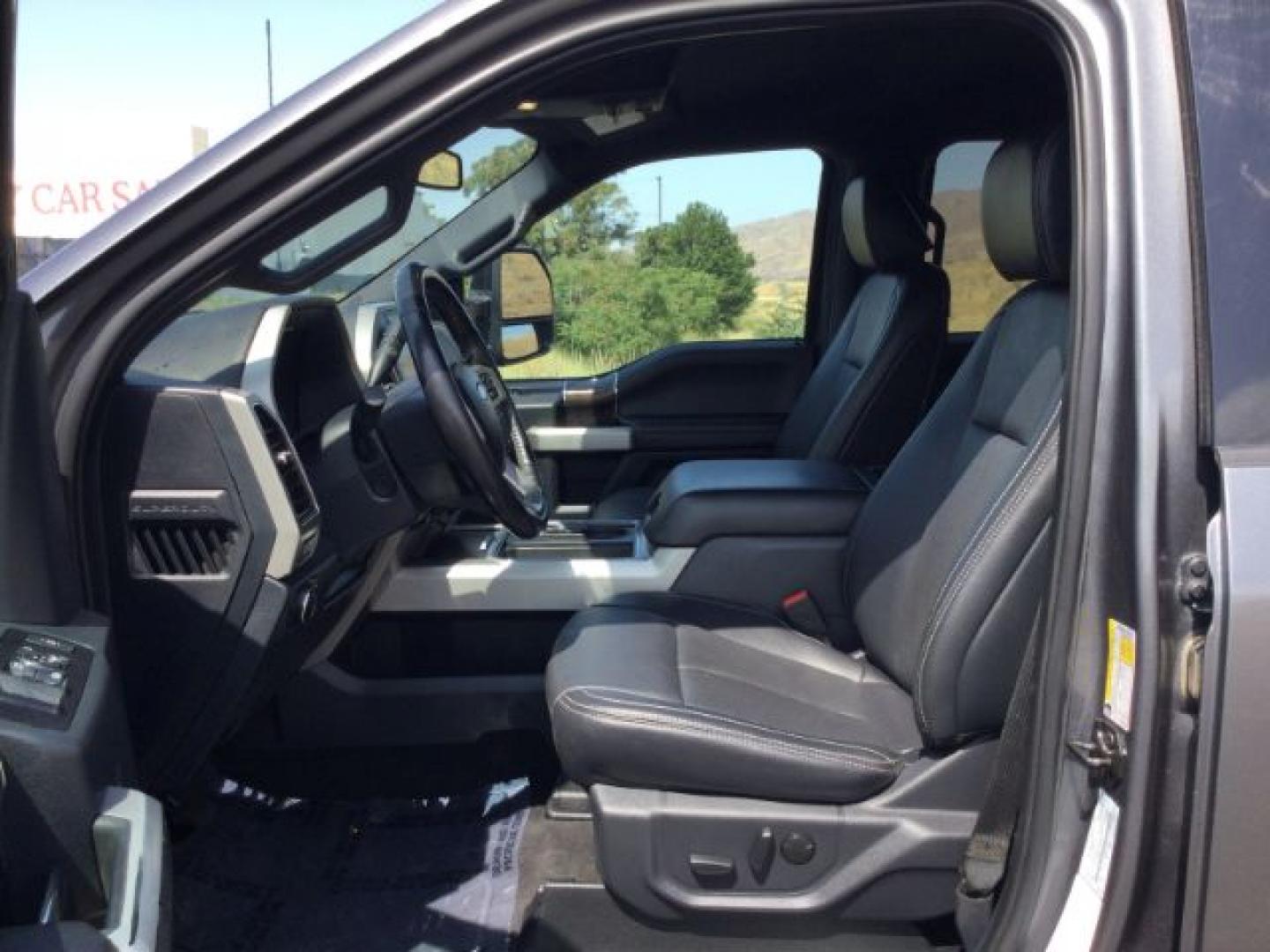 2022 Carbonized Gray Metallic /Black Onyx Ford F-350 Crew Cab 4x4 Lariat (1FT8W3BN6NE) with an 7.3L V-8 variable valve control engine, Automatic, 10-Spd w/SelectShift and TorqShift transmission, located at 1801 Main Street, Lewiston, 83501, (208) 743-9371, 46.417065, -117.004799- Photo#4