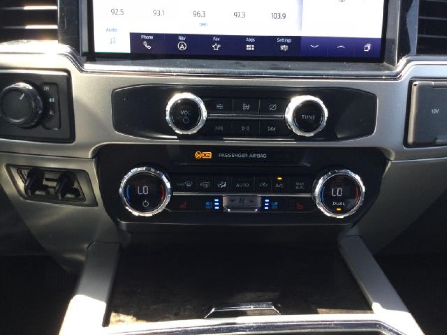 2022 Carbonized Gray Metallic /Black Onyx Ford F-350 Crew Cab 4x4 Lariat (1FT8W3BN6NE) with an 7.3L V-8 variable valve control engine, Automatic, 10-Spd w/SelectShift and TorqShift transmission, located at 1801 Main Street, Lewiston, 83501, (208) 743-9371, 46.417065, -117.004799- Photo#14
