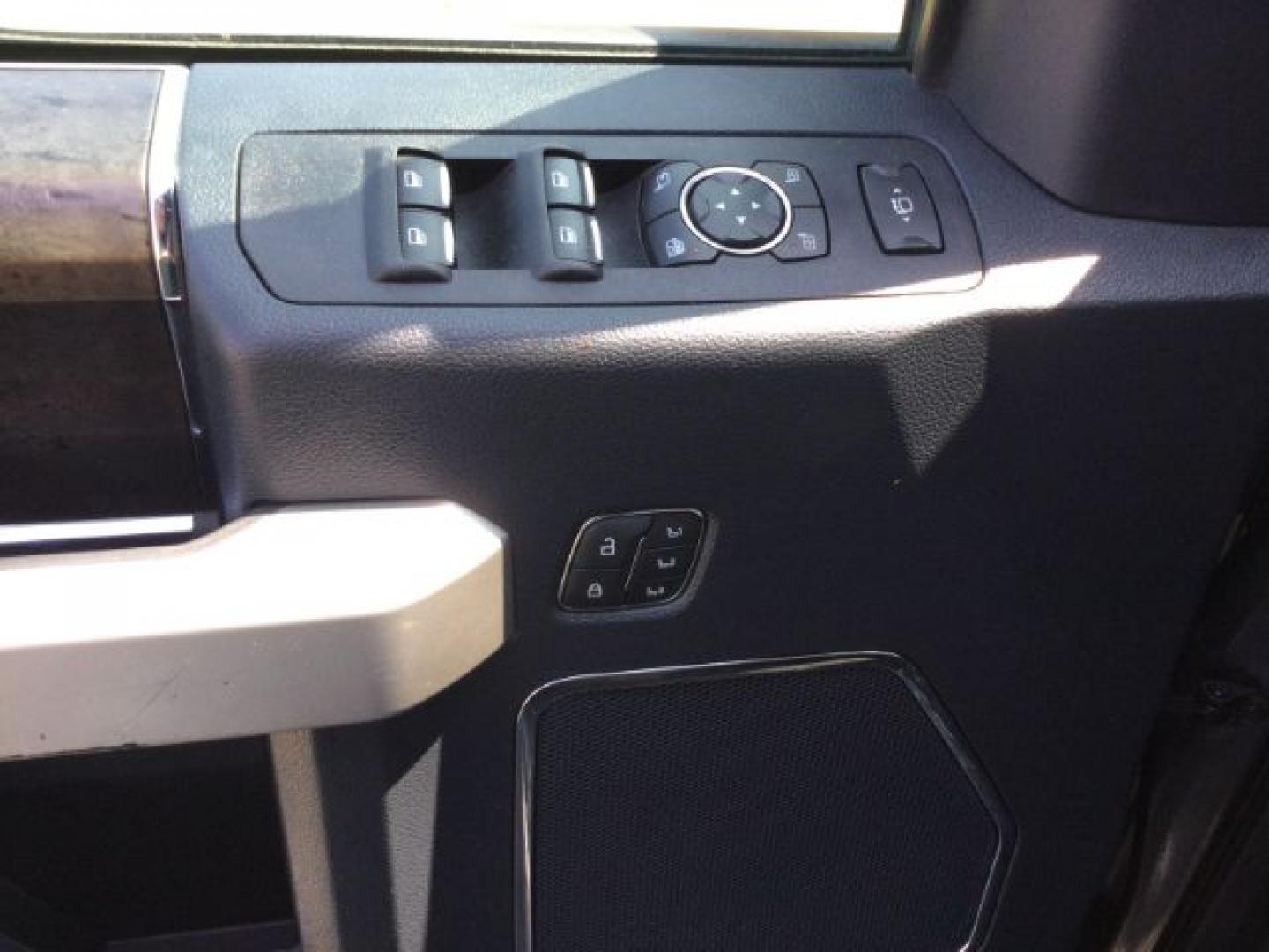 2022 Carbonized Gray Metallic /Black Onyx Ford F-350 Crew Cab 4x4 Lariat (1FT8W3BN6NE) with an 7.3L V-8 variable valve control engine, Automatic, 10-Spd w/SelectShift and TorqShift transmission, located at 1801 Main Street, Lewiston, 83501, (208) 743-9371, 46.417065, -117.004799- Photo#17