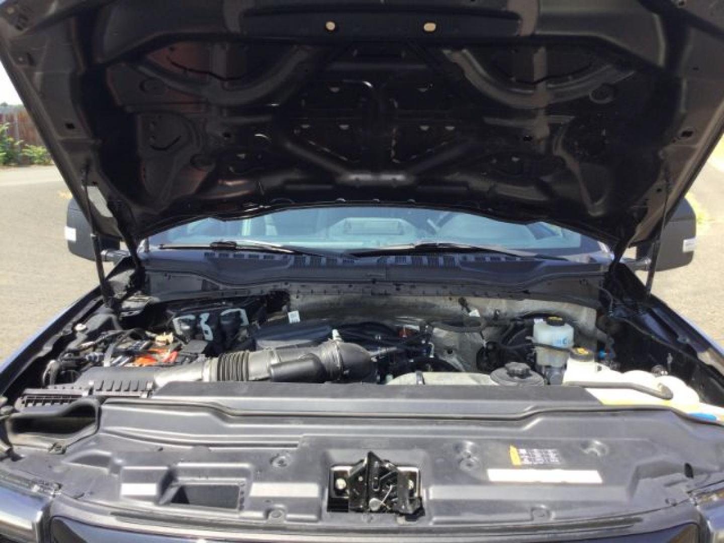 2022 Carbonized Gray Metallic /Black Onyx Ford F-350 Crew Cab 4x4 Lariat (1FT8W3BN6NE) with an 7.3L V-8 variable valve control engine, Automatic, 10-Spd w/SelectShift and TorqShift transmission, located at 1801 Main Street, Lewiston, 83501, (208) 743-9371, 46.417065, -117.004799- Photo#18