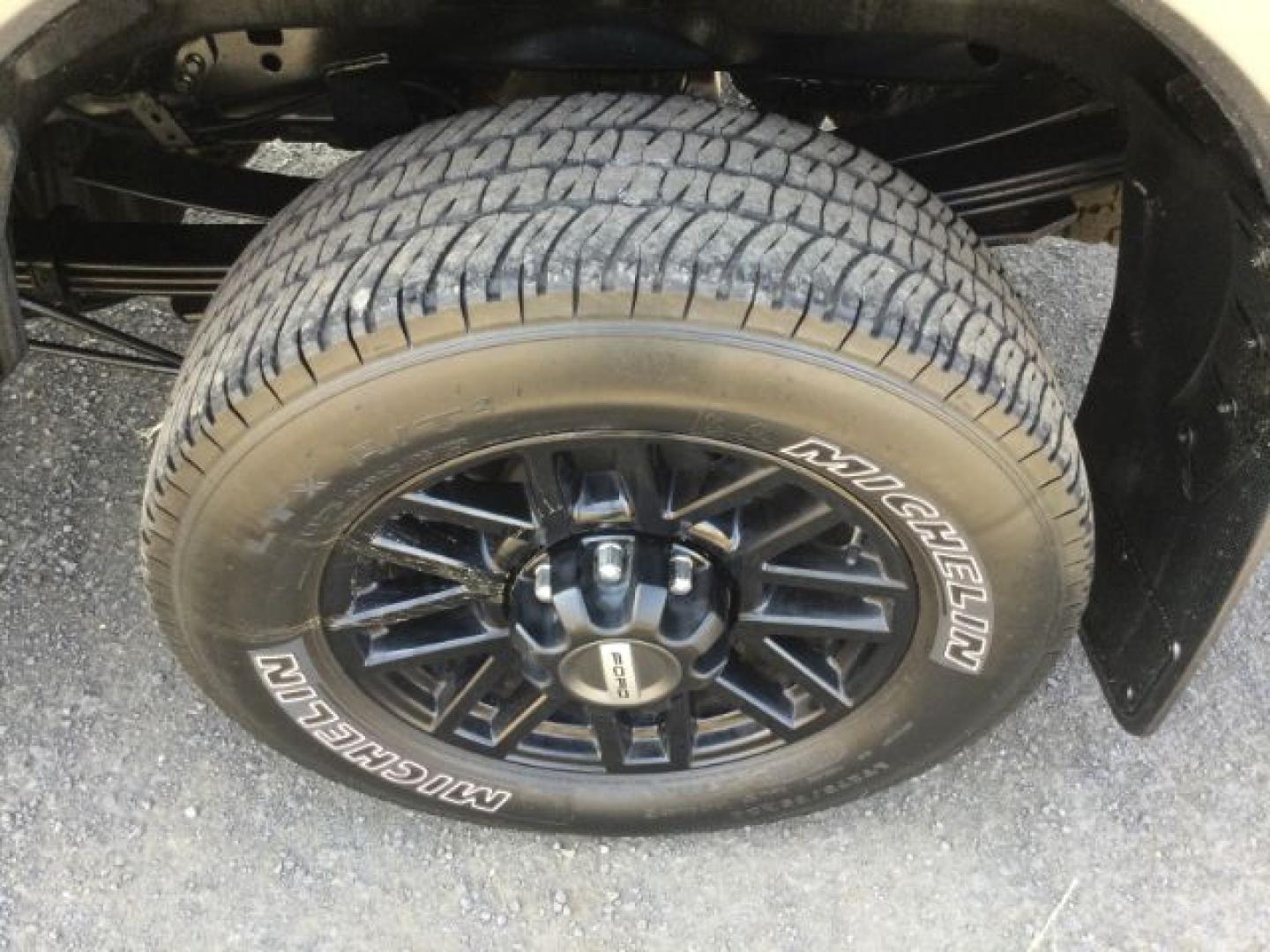 2022 Carbonized Gray Metallic /Black Onyx Ford F-350 Crew Cab 4x4 Lariat (1FT8W3BN6NE) with an 7.3L V-8 variable valve control engine, Automatic, 10-Spd w/SelectShift and TorqShift transmission, located at 1801 Main Street, Lewiston, 83501, (208) 743-9371, 46.417065, -117.004799- Photo#21