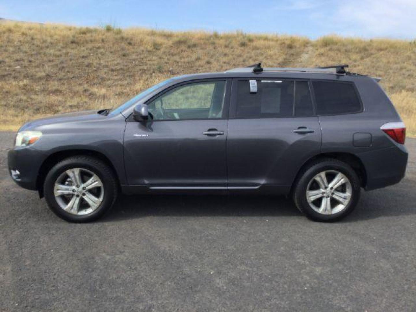 2008 Magnetic Gray Metallic /Ash Toyota Highlander Sport (JTEES43A482) with an 3.5L V-6 DOHC engine, Automatic, 5-Spd w/Overdrive transmission, located at 1801 Main Street, Lewiston, 83501, (208) 743-9371, 46.417065, -117.004799 - Photo#1