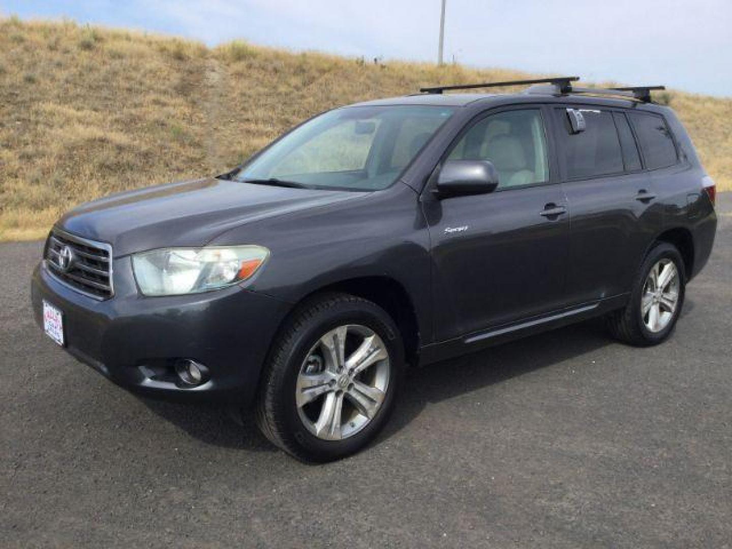 2008 Magnetic Gray Metallic /Ash Toyota Highlander Sport (JTEES43A482) with an 3.5L V-6 DOHC engine, Automatic, 5-Spd w/Overdrive transmission, located at 1801 Main Street, Lewiston, 83501, (208) 743-9371, 46.417065, -117.004799 - Photo#2