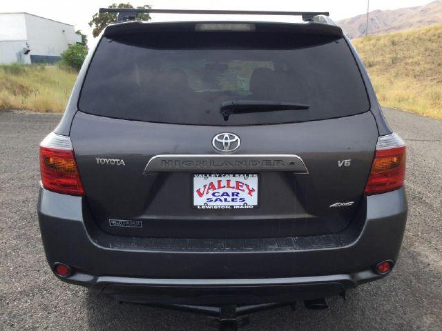 2008 Magnetic Gray Metallic /Ash Toyota Highlander Sport (JTEES43A482) with an 3.5L V-6 DOHC engine, Automatic, 5-Spd w/Overdrive transmission, located at 1801 Main Street, Lewiston, 83501, (208) 743-9371, 46.417065, -117.004799 - Photo#14