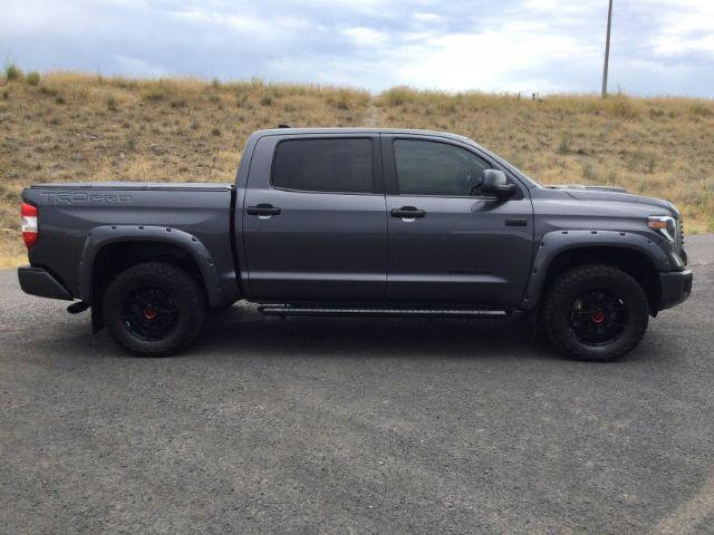 2020 Magnetic Grey Metallic /BLACK LEATHER w/Red stitching Toyota Tundra Crew Cab TRD Pro 4WD 5.7L V8 (5TFDY5F11LX) with an I-FORCE 5.7L V-8 DOHC engine, 6-Speed Automatic transmission, located at 1801 Main Street, Lewiston, 83501, (208) 743-9371, 46.417065, -117.004799 - Photo#2