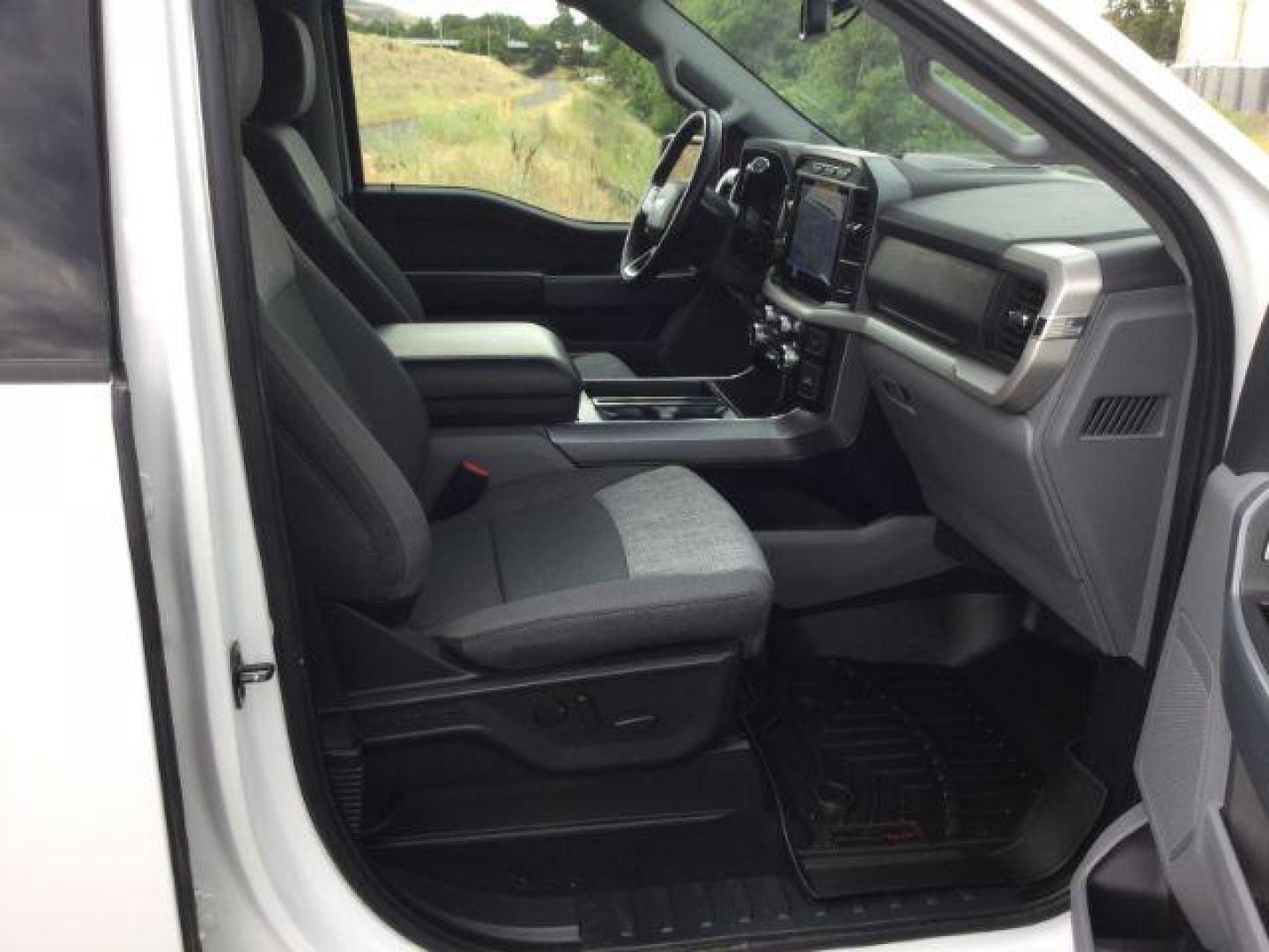 2023 Oxford White /Black w/Medium Dark Slate Ford F-150 SuperCrew Cab XLT Pickup 4D 6 1/2 ft (1FTFW1E52PK) with an V8, Flex Fuel, 5.0 Liter engine, 10-speed automatic transmission, located at 1801 Main Street, Lewiston, 83501, (208) 743-9371, 46.417065, -117.004799 - Photo#19