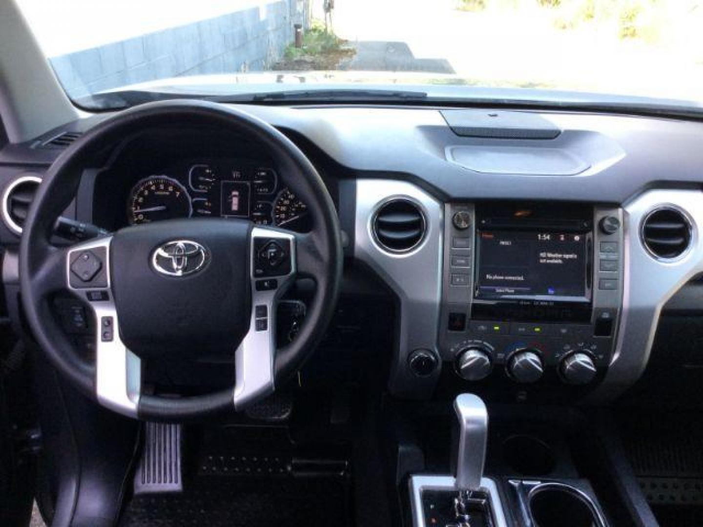 2018 Magnetic Gray Metallic /Graphite Toyota Tundra SR5 5.7L V8 (5TFDY5F12JX) with an I-FORCE 5.7L V-8 DOHC engine, 6-Speed Automatic transmission, located at 1801 Main Street, Lewiston, 83501, (208) 743-9371, 46.417065, -117.004799 - Photo#5