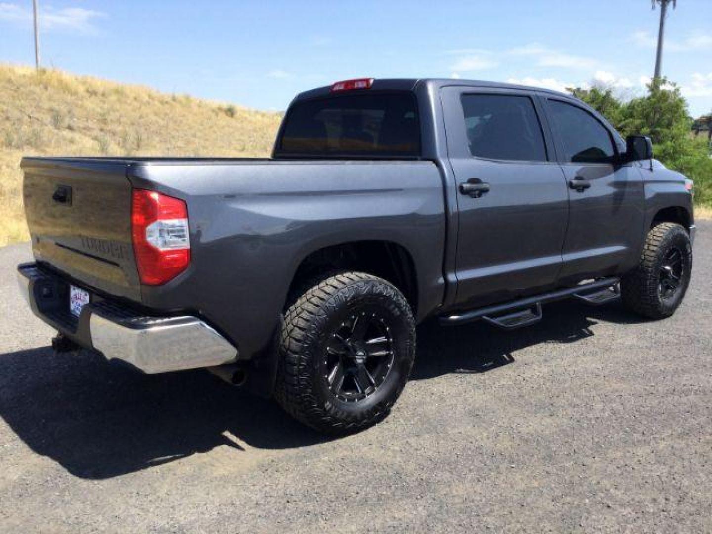 2018 Magnetic Gray Metallic /Graphite Toyota Tundra SR5 5.7L V8 (5TFDY5F12JX) with an I-FORCE 5.7L V-8 DOHC engine, 6-Speed Automatic transmission, located at 1801 Main Street, Lewiston, 83501, (208) 743-9371, 46.417065, -117.004799 - Photo#10