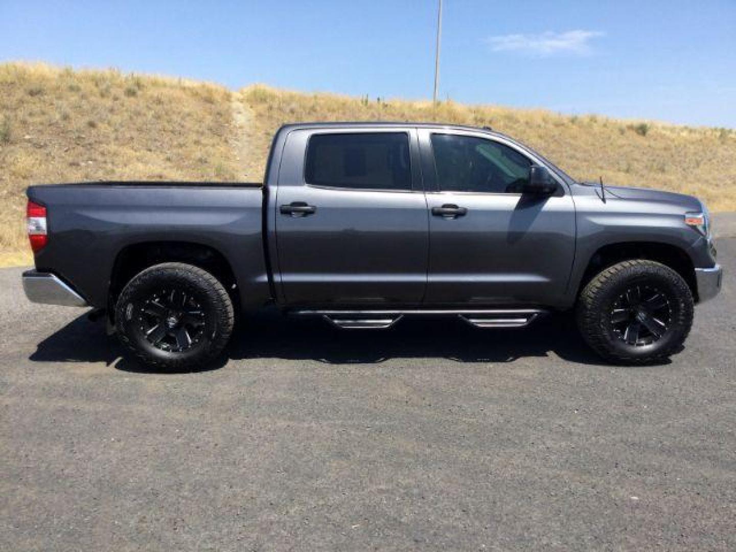 2018 Magnetic Gray Metallic /Graphite Toyota Tundra SR5 5.7L V8 (5TFDY5F12JX) with an I-FORCE 5.7L V-8 DOHC engine, 6-Speed Automatic transmission, located at 1801 Main Street, Lewiston, 83501, (208) 743-9371, 46.417065, -117.004799 - Photo#11