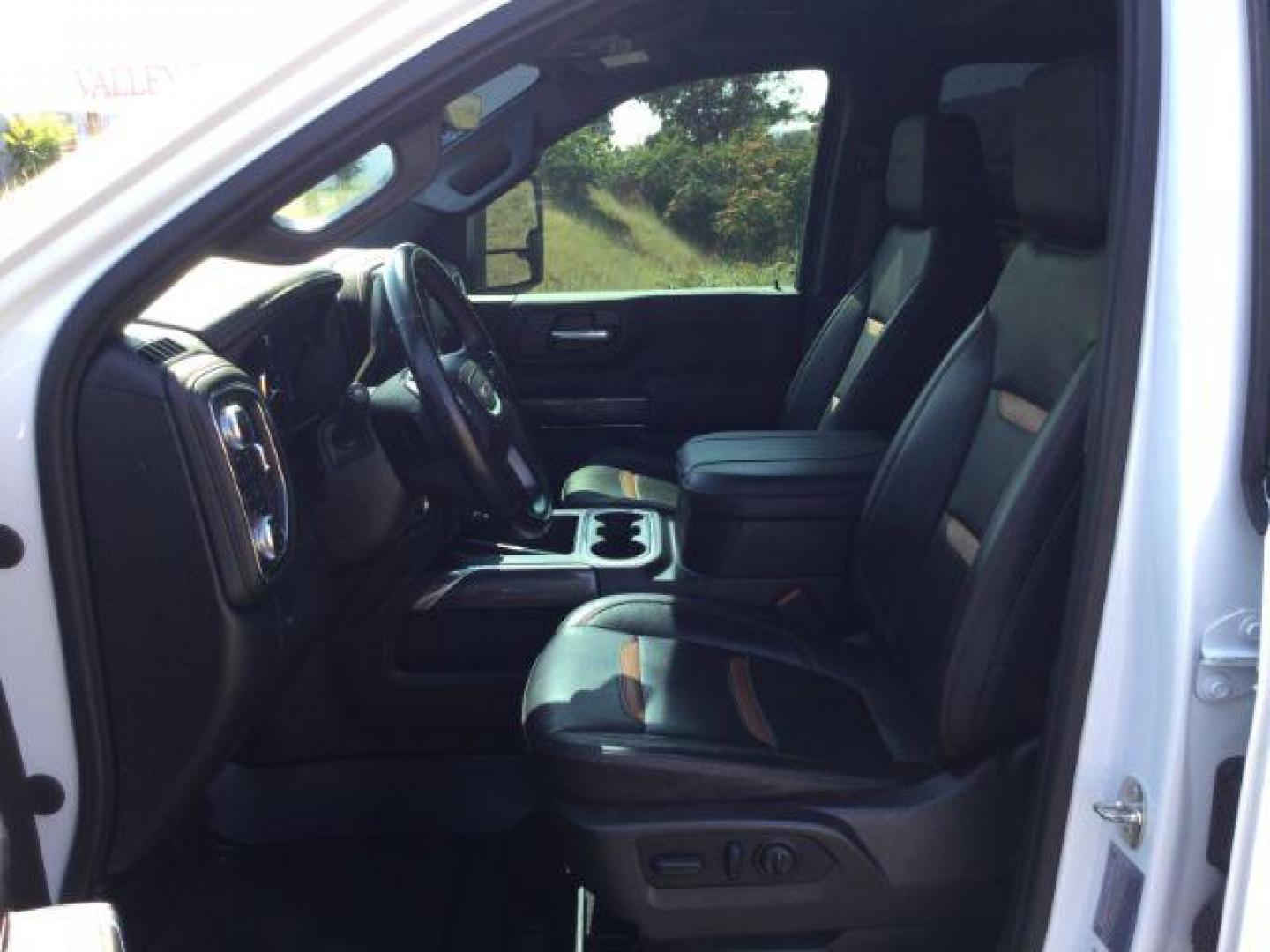 2023 Summit White /Jet Black w/Kalahari Accents GMC Sierra 3500HD 4WD Crew Cab Long Bed AT4 (1GT49VEY1PF) with an Duramax 6.6L V-8 diesel direct injection engine, 10-speed automatic transmission, located at 1801 Main Street, Lewiston, 83501, (208) 743-9371, 46.417065, -117.004799 - Photo#4
